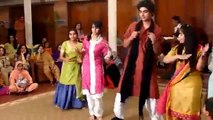 Bachna Ae Haseeno Mehndi Dance Desi Girls Dance