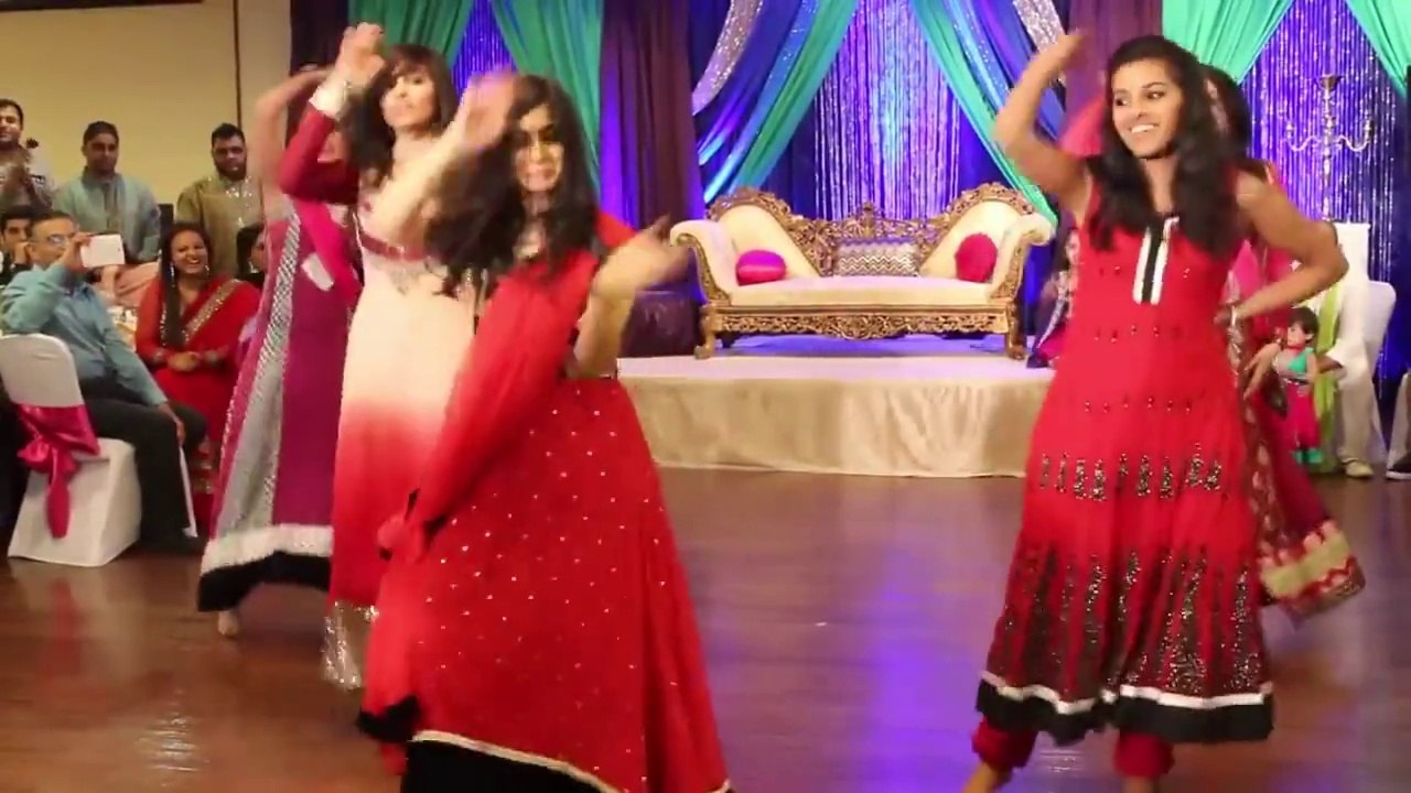 Radhaa Desi Girls Dance Mehndi Dance