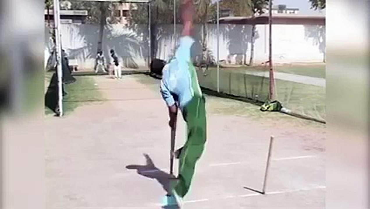 Passionate Cricketer of Pakistan Suffering from Polio