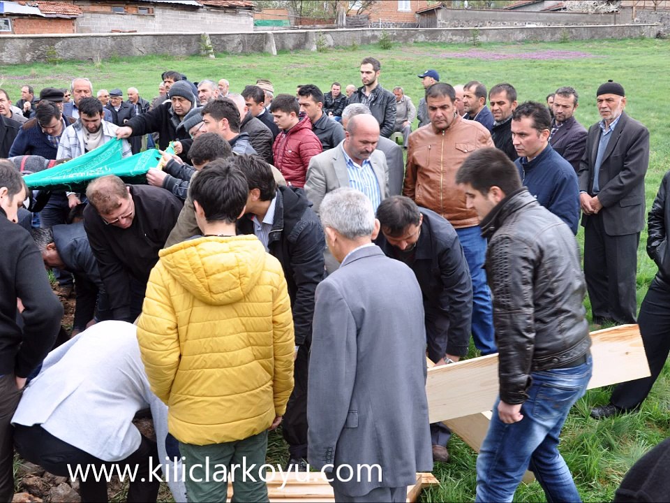 MUZAFFER NİNENİN CENAZESİ