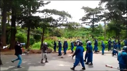 Bujumbura'da Polisin Açtığı Ateşte 3 Gösterici Öldü