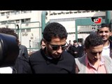 لحظة خروج عمر جابر من المحكمة.. والجمهور: «راجل يا عمر»