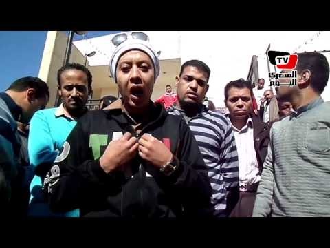 عمال مصنع بيبسي بسوهاج يقطعون طريق بعد طردهم من العمل: «الحقنا ياريس»