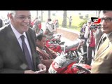 محافظ القاهرة يسلم ٦٢ دراجة بخارية لمتحدى الإعاقة