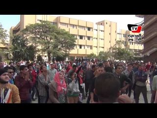 حركة «مقاومة الطلابية» بحلوان يعرضون صور «مصائب مبارك»