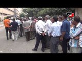 عمال شركة «ميكار» يتظاهرون أمام مجلس الوزراء للمطالبة بحقوقهم
