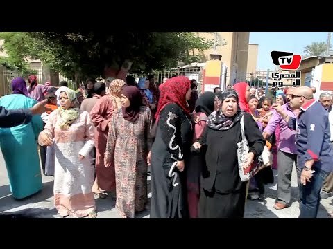 وقفة احتجاجية لعمال سجاد المحلة لعدم صرف رواتبهم