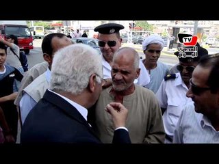 محافظ القاهرة لمواطن قدم له شكوى: ماتتكلمش كدا كتير