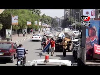 إزالة لافتات الإعلانات المخالفة بالمهندسين