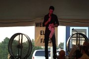 Dean Z sings 'It's So Easy' Elvis Week