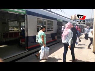 حملة أمنية في مترو المعادي لإزالة الإشغالات وتفتيش العربات