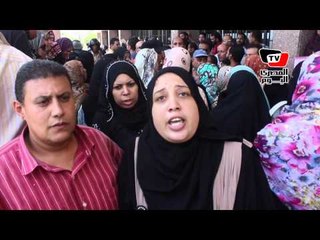 مظاهرة أمام محافظة السويس على قرار المحافظ بإلغاء إسكان الزواج الحديث