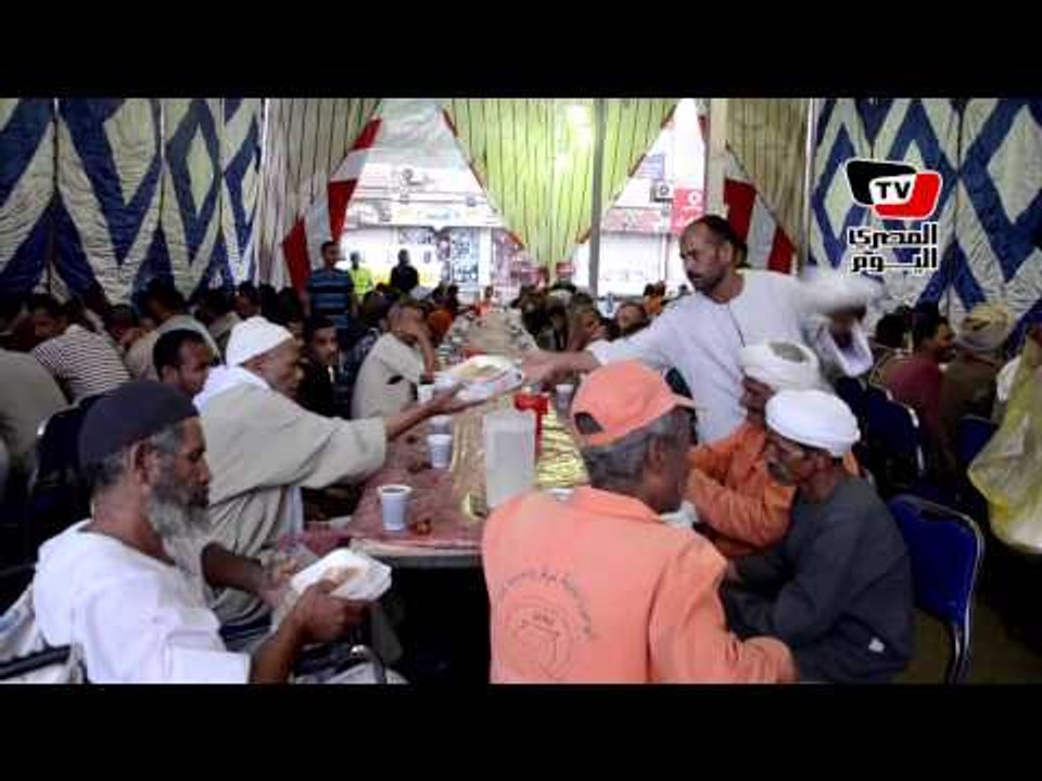قوافل «مصر الخير» تنظم «موائد رحمن» في قنا