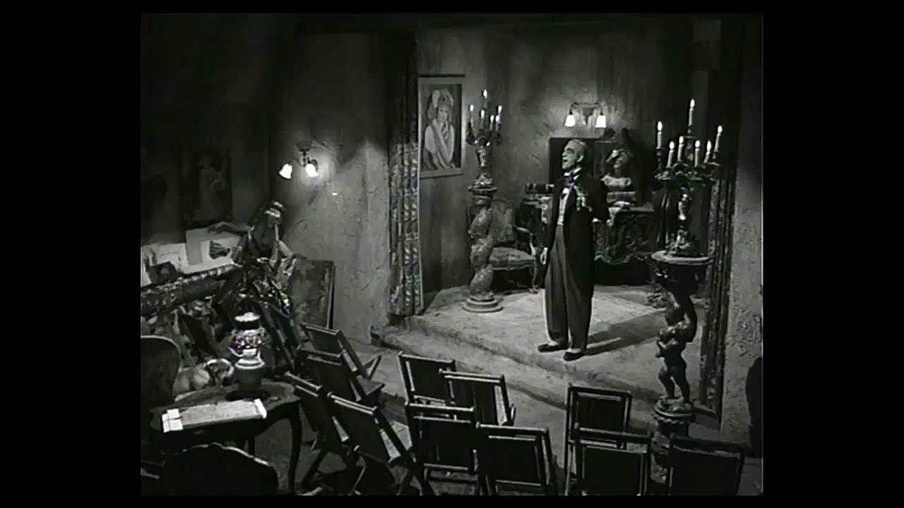 Lured (1947)