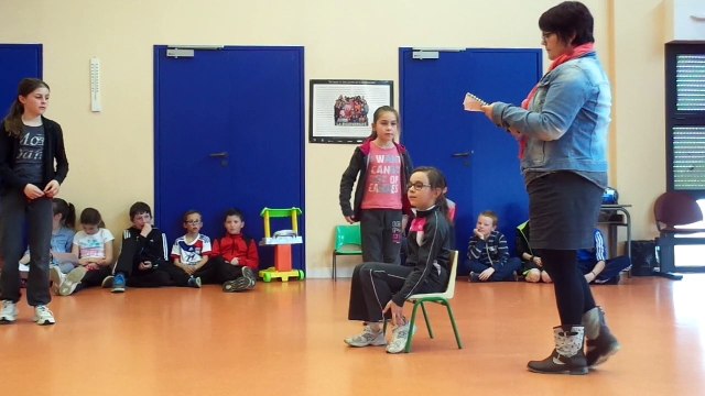 Juliette, Julie, Thelma et Naomi dans le Macdo-drive