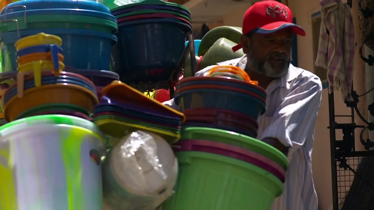 Slums: Cities of tomorrow - Trailer VA