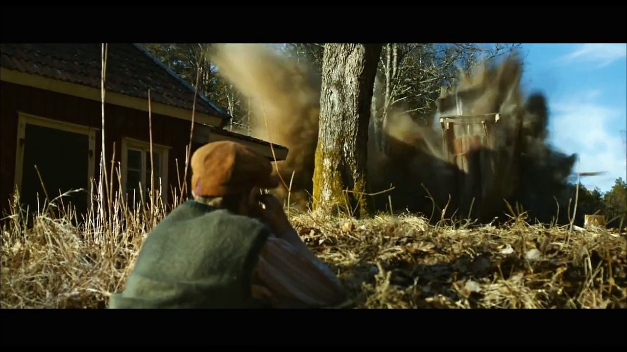 LE VIEUX QUI NE VOULAIT PAS FETER SON ANNIVERSAIRE Bande annonce officielle VF (2013)