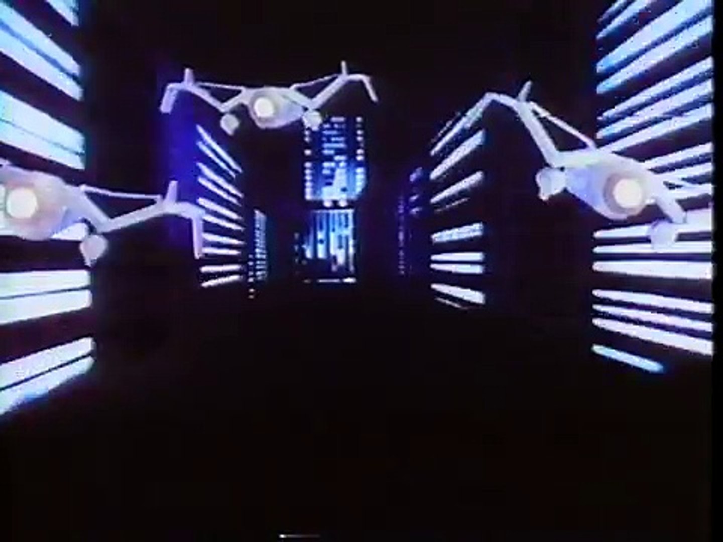 Celebrity Home Entertainment Feature Creatures - Fugitive Alien & Gamera
