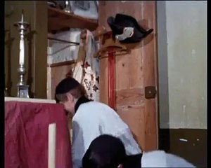 La maison des bois de Maurice Pialat: Dans la sacristie