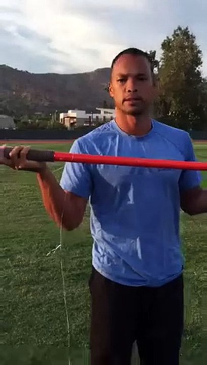 Il arrache la dent de sa petite fille avec un javelot