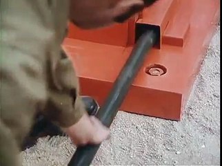 La cabina/The Phone Box  (1972)