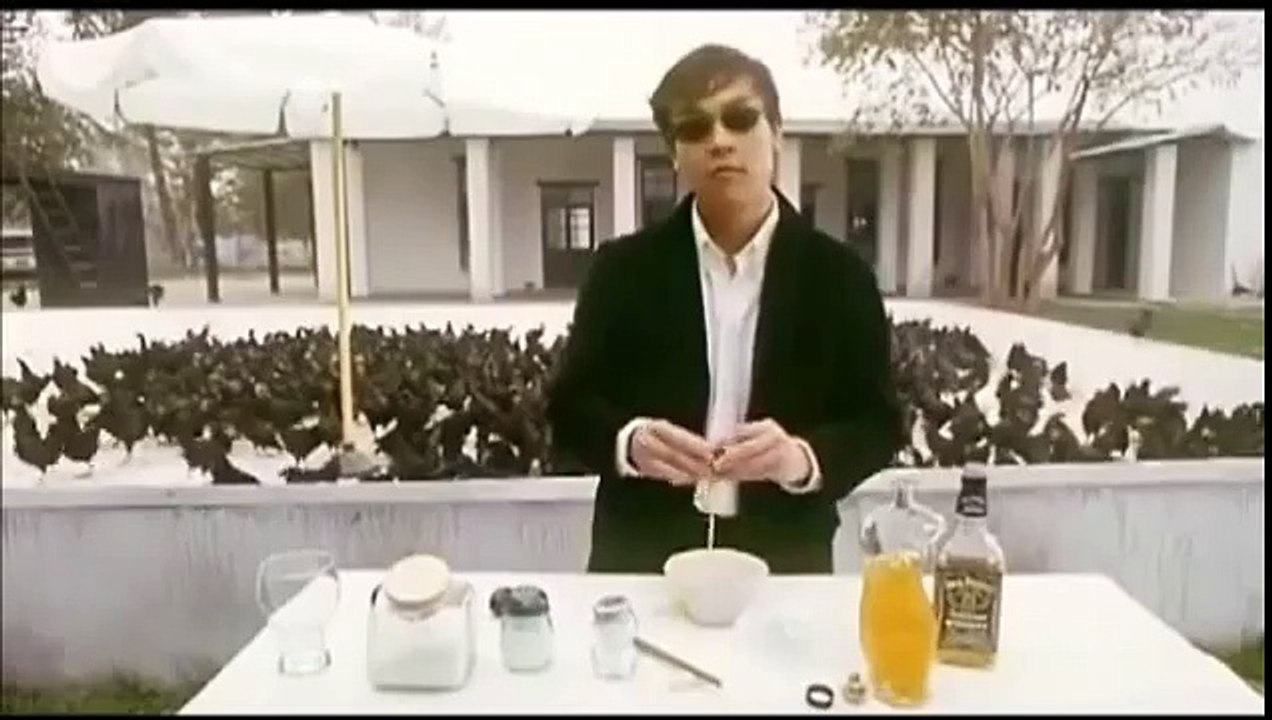 « Chicken Poets » (像鸡毛一样飞, 2002) de Meng Jing Hui