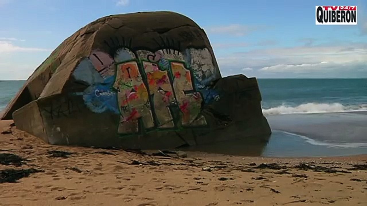 #Erdeven -  Plage naturiste rongée par les vagues -  TV Quiberon 24/7