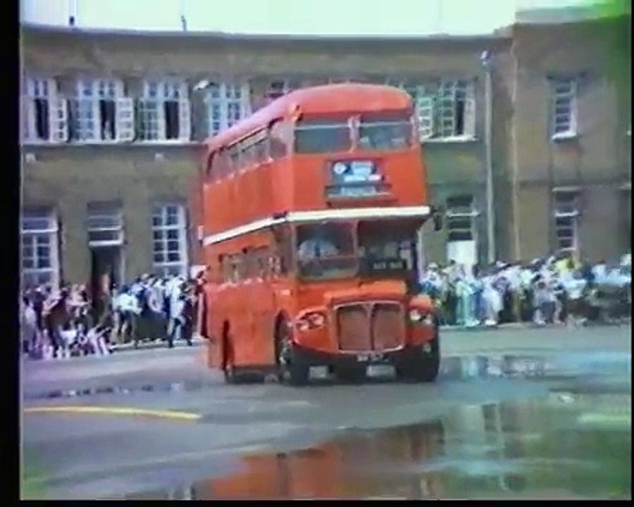 CHISWICK LONDON BUS RALLY RT RM SKID PAN 1983 - video Dailymotion