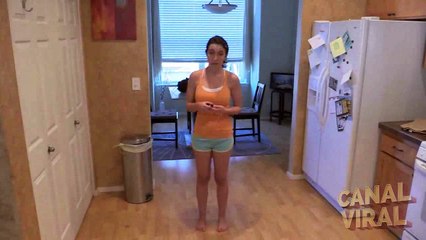 Jovencita sexy graba manifestaciones demoniacas en su casa | Canal Viral