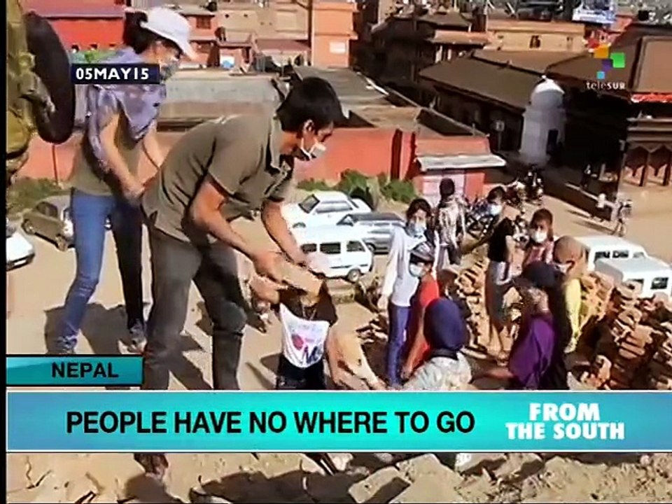 Nepal:  In Bhaktapur, Earthquake Survivors Share What They Have