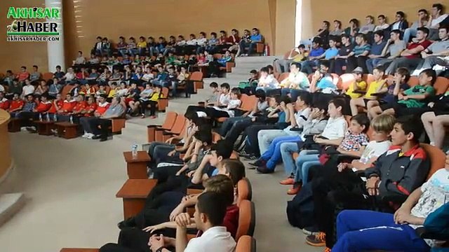 Akhisarspor Alt Yapı Takımına 2014-2015 sezonu oyun kuralları düzenlemeleri anlatıldı