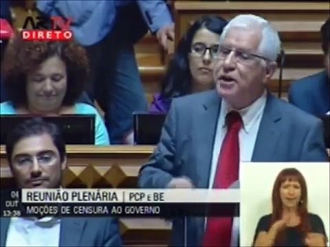 Passos Coelho ri-se de Paulo Portas