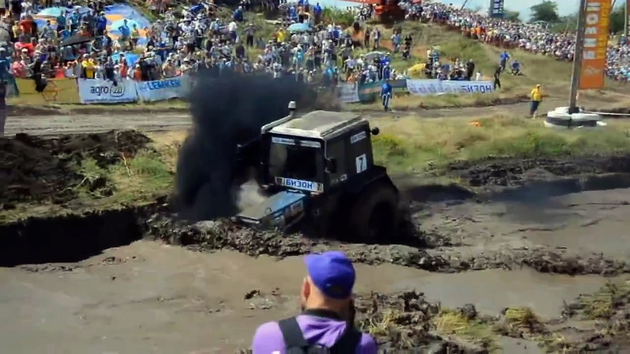 Russian Flying Tractor Racing 2014 - Offroad Race - Bison Track Show - Russia