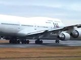 Extremely short takeoff JAL B747-400