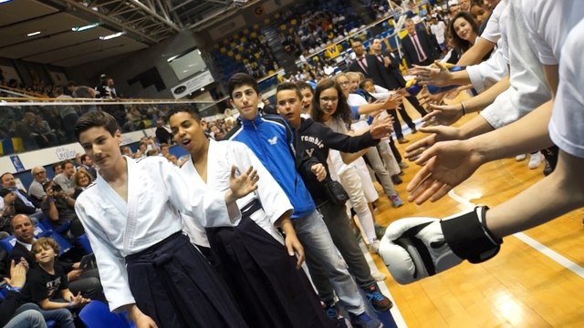 INVASION d'Enfants au Paris Levallois Basket et LSC