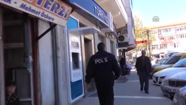 Polis Megafon La Ulaştığı Kıbrıs Gazisini Dolandırılmaktan Kurtardı