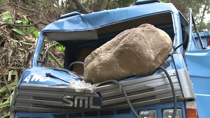 سكان في ارياف نيبال يغادرونها الى العاصمة