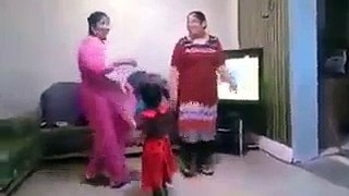 Hahaha Funny Buffalo Lahori Ladies Dance - Tery Bina Kick Mujy Lagti Nahi