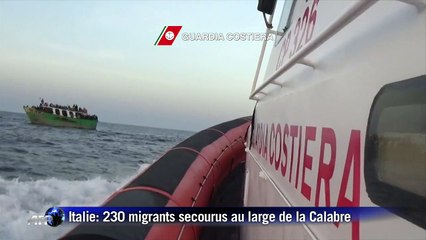 Italie: 230 migrants recueillis en mer au large de la Calabre