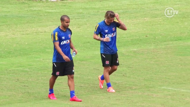 Reforços do Vasco treinam e já se sentem em casa em São Januário