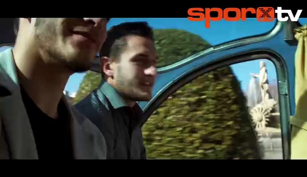 Arda ve arkadaşları Madrid'in keyfini çıkarıyor!