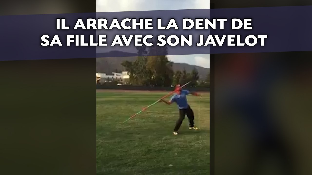 Il arrache la dent de sa fille avec son javelot