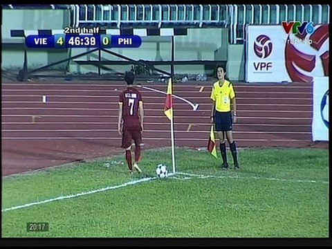 Tuyết Dung suýt ghi bàn từ chấm phạt góc