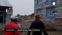Nepal: US mountaineer reveals new earthquake footage