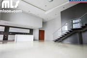 Vacant on transfer  3 bedroom duplex  upgraded  high floor  - mlsae.com