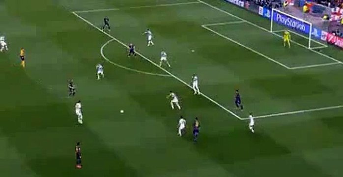 Luis Suarez first chance - Barcelona vs Bayern Munich 06.05.2015