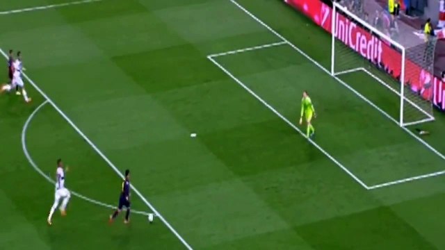 Manuel Neuer Incredible Save vs Luis Suarez - Barcelona v Bayern Munich 06.05.2015 HD