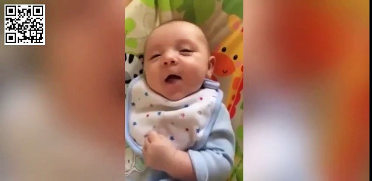incredible-moment-7-week-old-baby-says-hello
