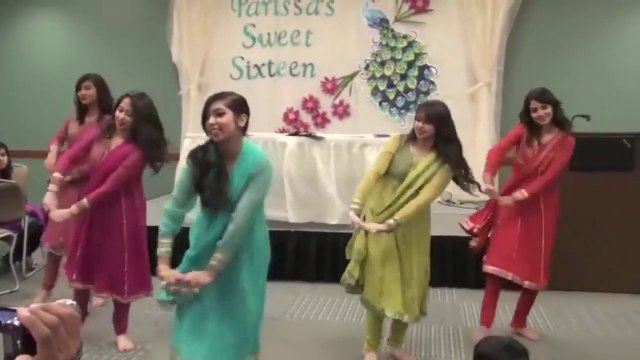 Marjani Marjani Mehndi Dance Girls Dancing at Paris