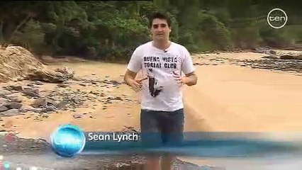 Aboriginal Crab Hunting - Cooya Beach in Far North Queensland